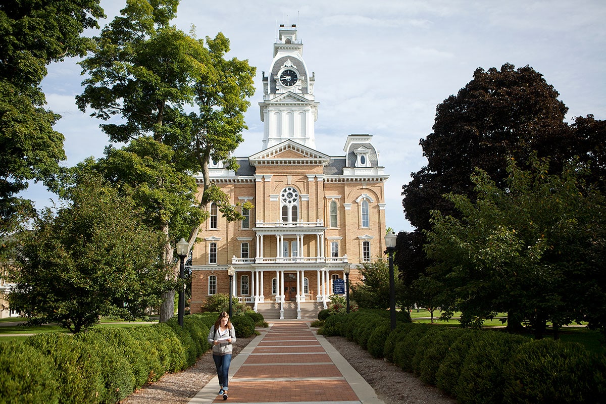 Hillsdale College Profile: Mission, History, and Education Focus